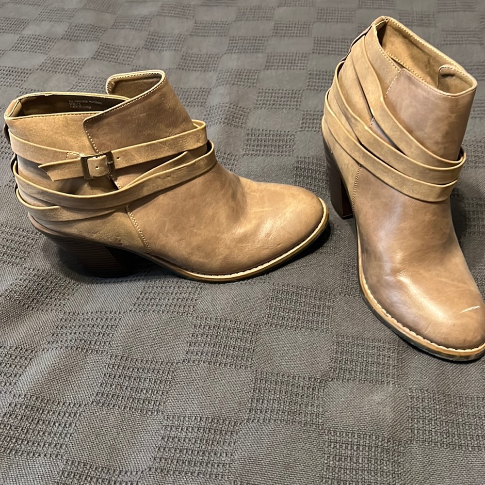 Altard state booties, size 7.5